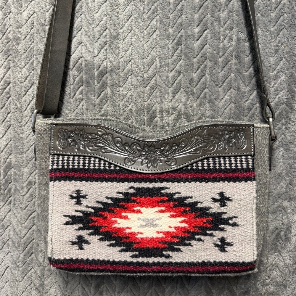 Nocona Crossbody Bag OS Gray Red Southwestern Tooled Wool Blend Excellent Boho